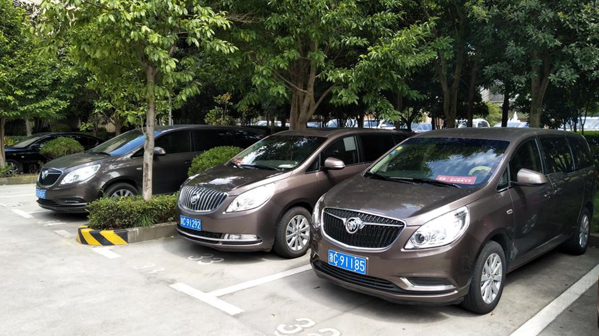 嶂涨租车